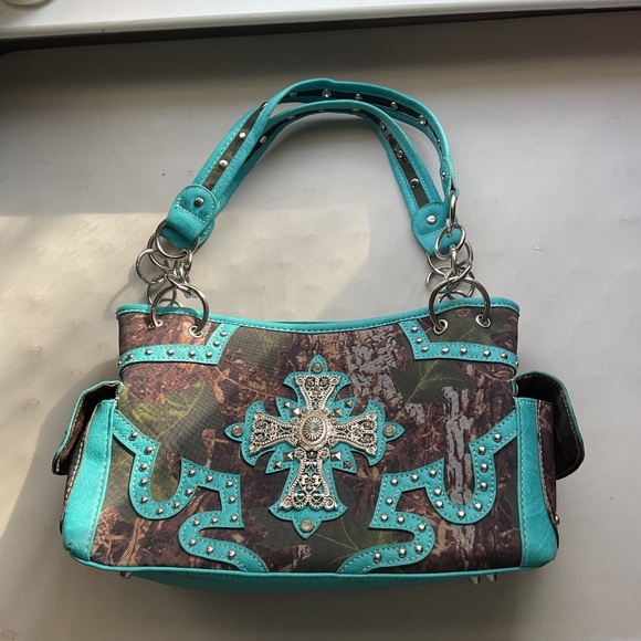 Western Style Camouflage Cross Studded Handbag - Picture 15 of 15